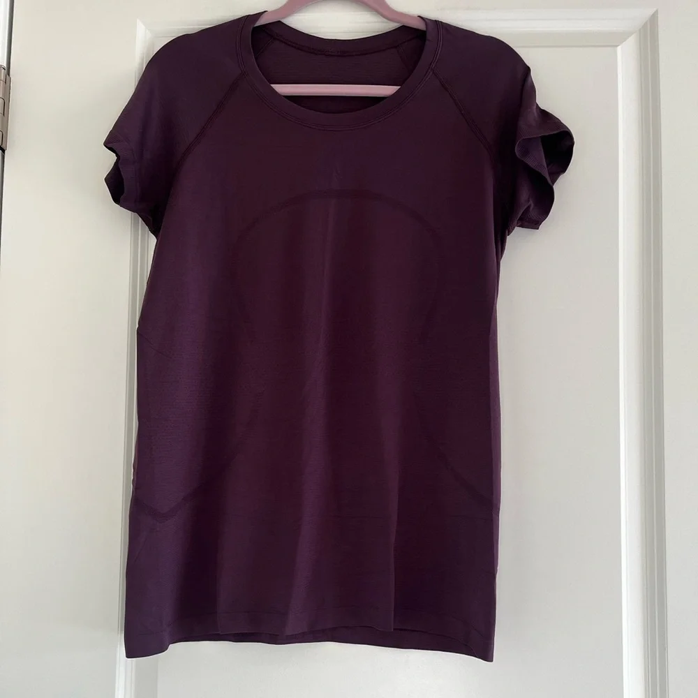 Lululemon Swiftly Tech Dark Purple Short Sleeve Top Women’s Size 8